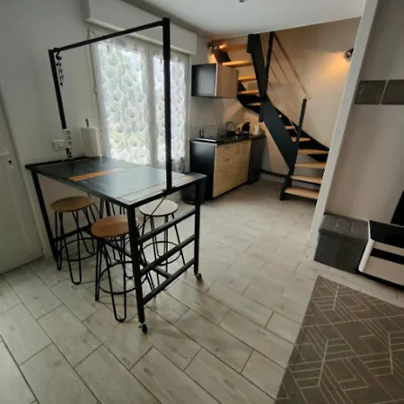 De La Petite Escapade