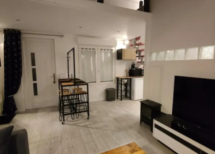 De La Petite Escapade